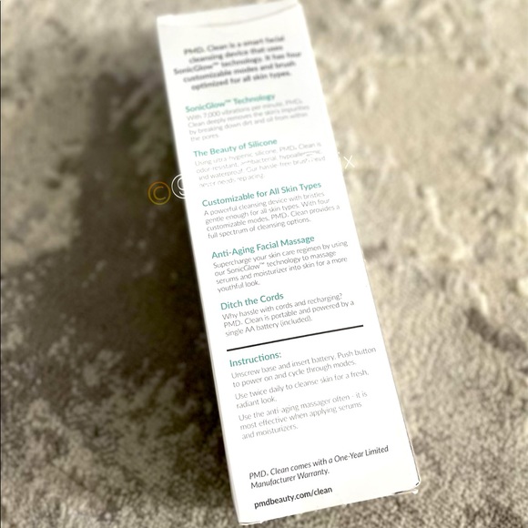 PMD Clean Smart Facial Cleansing Device - BNIB! - Picture 2 of 8